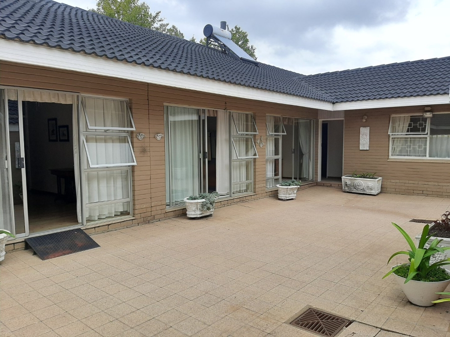 5 Bedroom Property for Sale in Jordania Free State